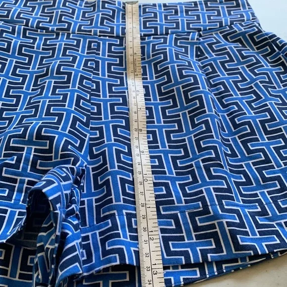 Southern Tide Blue Pattern Shorts - Picture 4 of 8